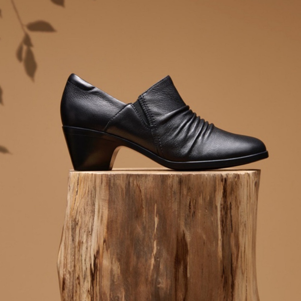 Clarks Women's Emily 2 Cove Black Leather Cuir Noir Ankle Booties - Reemoly